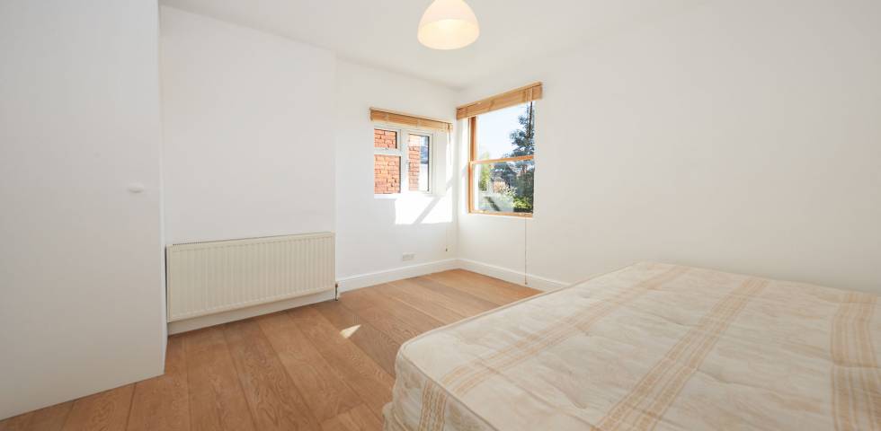 			2 Bedroom, 2 bath, 1 reception Flat			 Rutland Park, Willesden Green